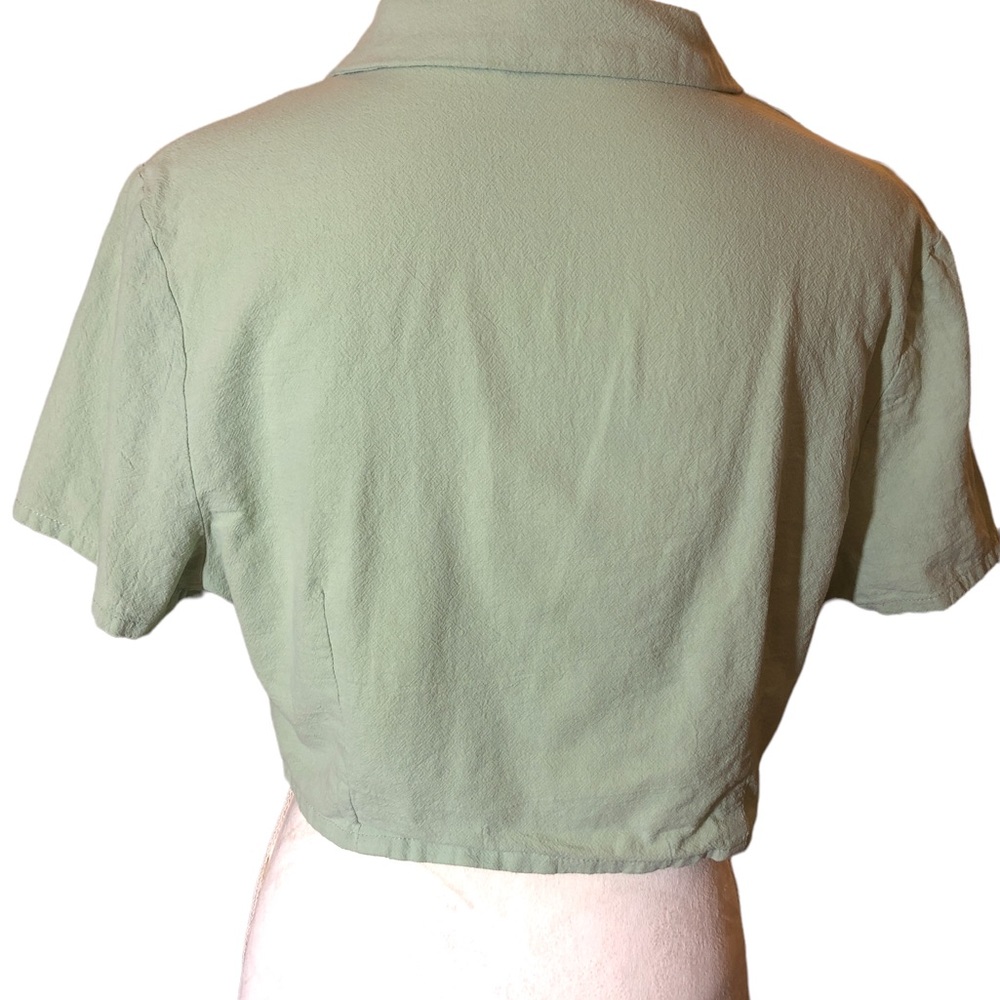 Mint Green Cropped Button Down Women’s XL - Picture 3 of 5
